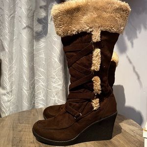Brown fuzzy winter boots